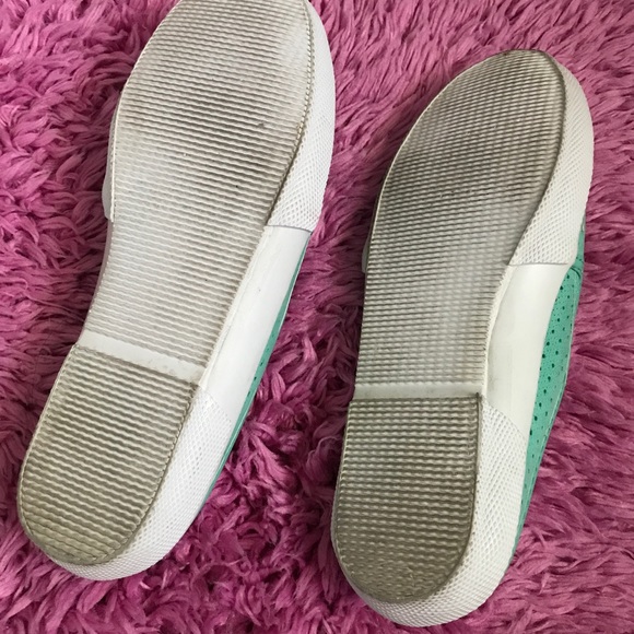 HP 🎉Kenneth Cole Reaction Turquoise Slip Ons - Picture 5 of 6